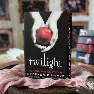 Twilight 20th Anniversary Edition Twilight Book Stephanie Meyer Edward Cullen